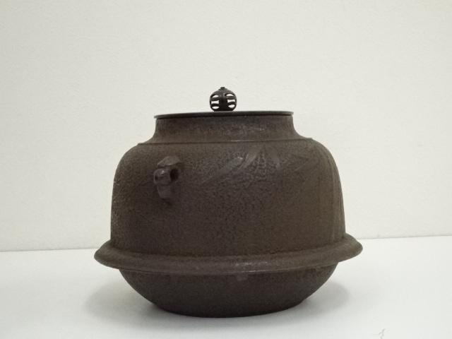 道具 ] - 道具 鋳物師 秀峰造 唐銅朝鮮風炉釜（共箱） | ネット